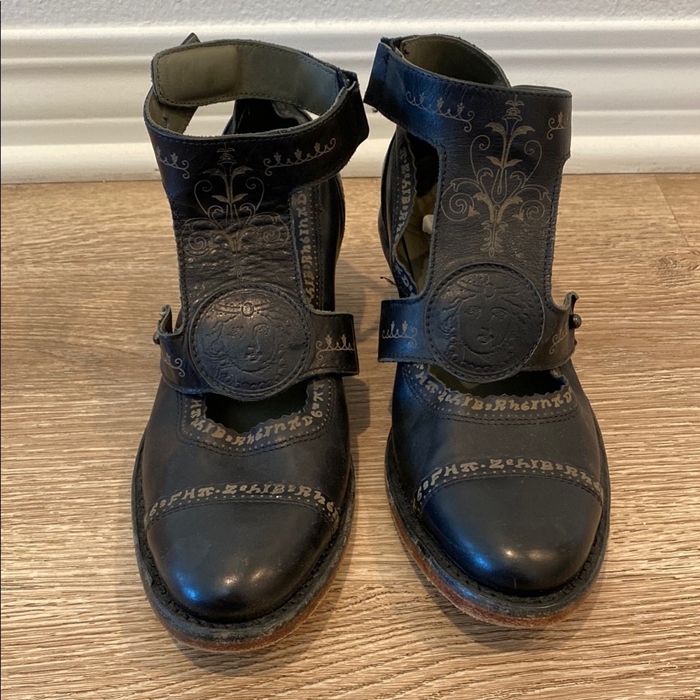 Dkode Black Leather Women's Shoes